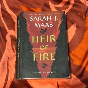 Heir of Fire Book - Green & Red